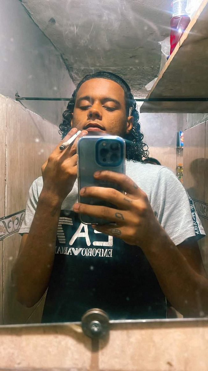 Onde eu ando trago o anjo do bem, quem ilumina meu caminho e me mostra quem é quem os falsos vão cair. 🕊💭