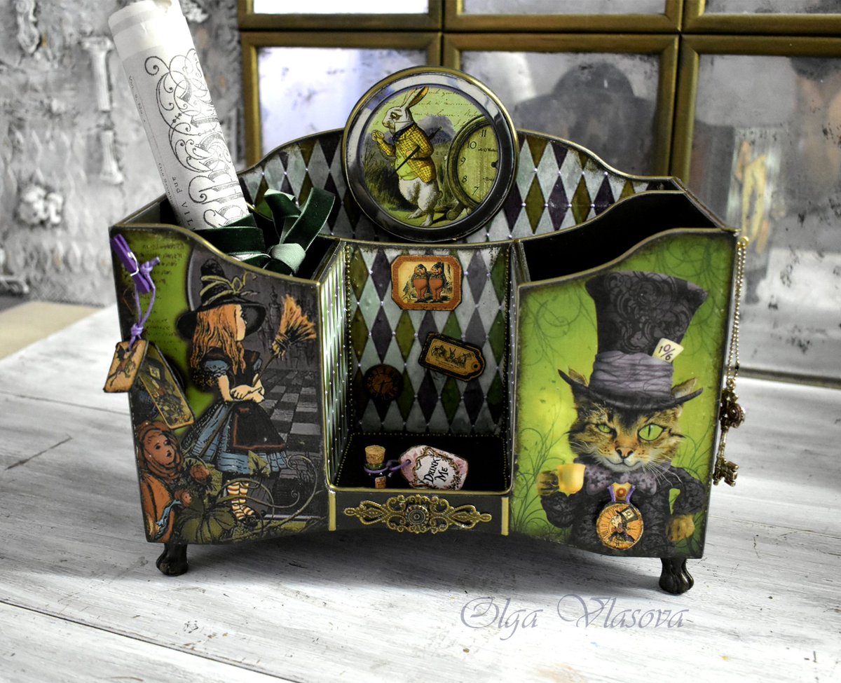 crealandia's tweet photo. Stationery stand for pens pencils paper Alice in Wonderland
https://t.co/PYojHEhhW5
#homedecor #crealandia #minicabinet #whimsical #furniture #fancy #woodenbox #woiden #gift  #boxes #giftbox #cabinet  #aliceinwonderland #kholui #rustic #rusticdecor #teahouse #stationery https://t.co/PzoHPtLYbT