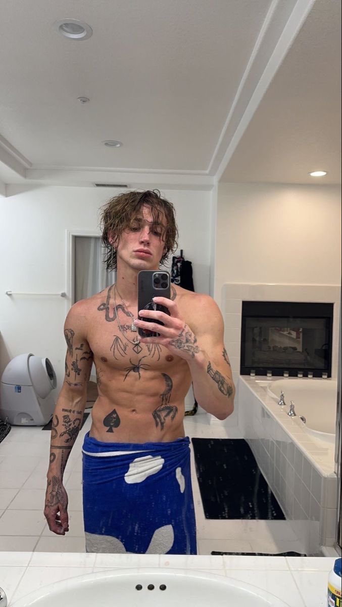 voidboyss's tweet photo. so big omg https://t.co/6LdaiSK5hm
