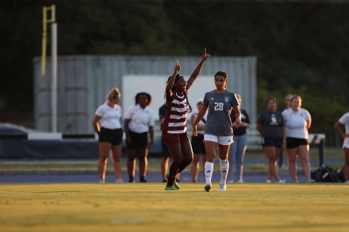 AggieSoccer's tweet photo. Aggies up!!!!!

@makhiyamc with the third minute goal to break the seal.

#GigEm | 👍 | #GigEmUnited https://t.co/JmNRXwsEfG