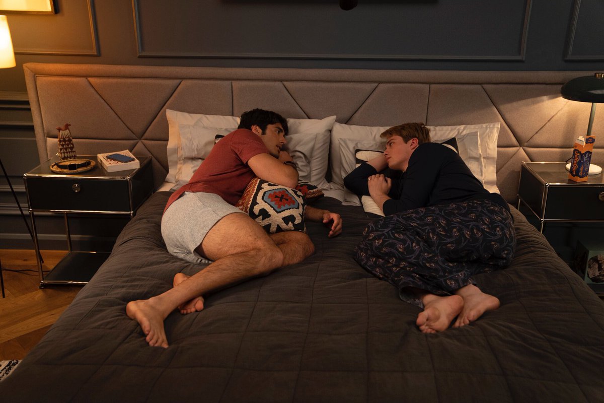 happy 1 month of them making history 💌 #RWRBMovie