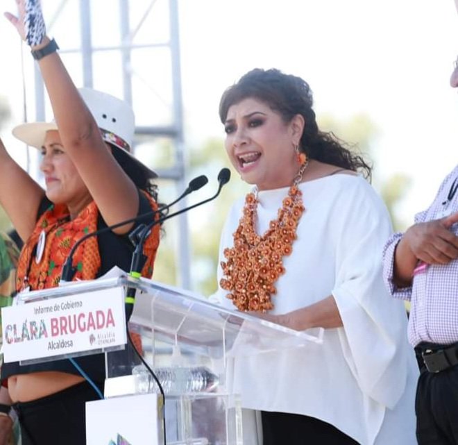 fernando_da1's tweet photo. Hoy fue un día lleno de alegría en la Alcaldía Iztapalapa,  el respaldo de los vecinos y vecinas a la compañera Clara Brugada es contundente. 
Enhorabuena por tu Informe de Gobierno, seguimos caminando, la ruta ya está muy clara ✊️ https://t.co/UrYtzEhtx0