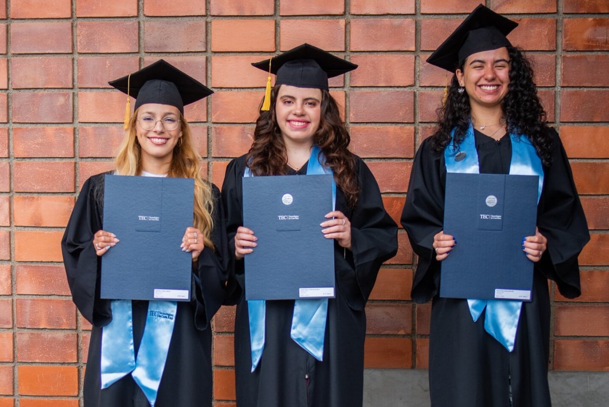 #OrgulloTEC Tres mujeres se convierten en las primeras Ingenieras Físicas de Costa Rica y Centroamérica ▶  bit.ly/3Pd5ztx