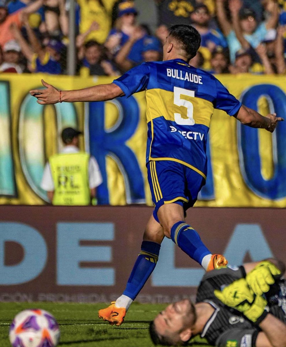 Este es distinto. Con minutos sumados va a ayudar mucho al equipo. Mueve la aguja en la mitad de cancha. Con sólo un pase puede dejar a los delanteros mano a mano. Es inteligente para desmarcarse y recibir.
Y, como si fuera poco, pisa el área en todas las jugadas. Se disfruta.