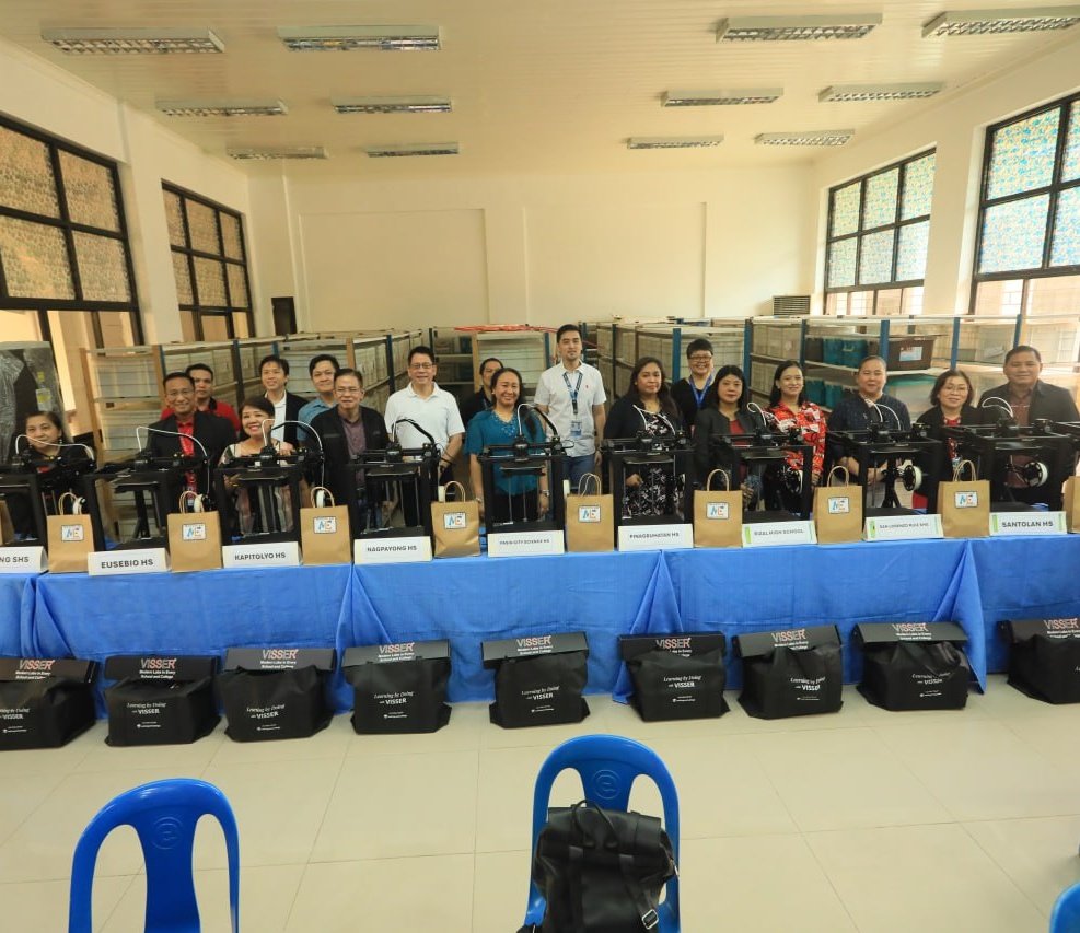 VicoSotto's tweet photo. 3D PRINTERS &amp; VISSER KITS PARA SA MGA HIGH SCHOOL STUDENTS!

Thank you DOST for the #Push4Science project, implemented through our DepEd SDO. W/ Cong Romulo.

We need to keep up with the rapid development of technology. Exposure and hands-on experience go a long way.

#STEMboost https://t.co/MXYGD2r9kj