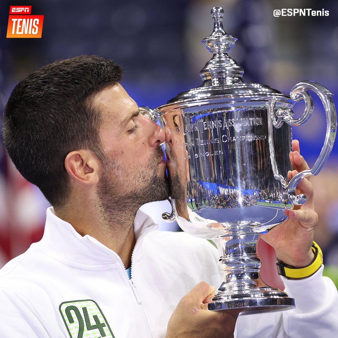 🏆 Novak Djokovic es el primer hombre en ganar tres títulos de Grand Slam en una temporada en cuatro ocasiones. 💯 #USOpen @djokernole
