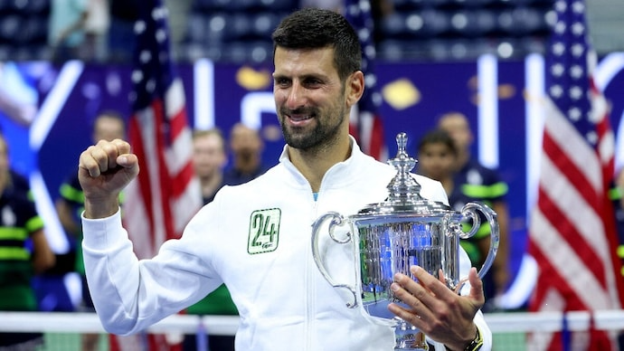 DjokovicFan_'s tweet photo. He was denied entry from USA for two years.
He was detained and deported from Australia.
He was robbed of ranking points and titles.
He was humiliated and vilified.

But yet he did not let this injustice stop him.

Bravery. Determination. Strength. 💪🏻

Novak Djokovic 2⃣4⃣ https://t.co/h7pSs1xUe1