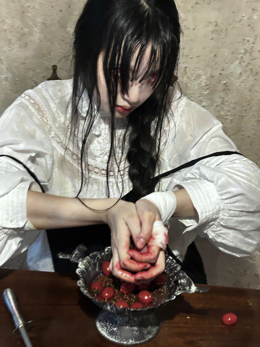 xiuxiukong's tweet photo. 🔪🍅 https://t.co/IHFfxqeDMq