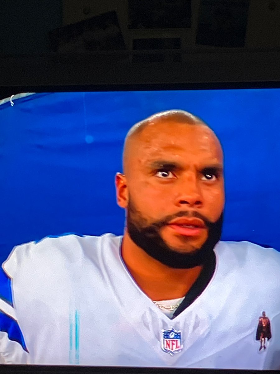 ReductedEditor's tweet image. Bro who asked Dak to fucking talk