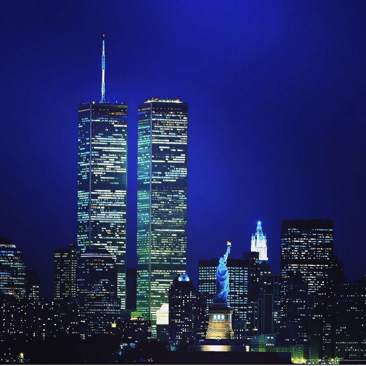 PFFW's tweet image. At this moment 22 years ago, we went to bed quietly, with no thought that the next morning our World would change forever. That night hundreds packed flight bags they would not live to open. Thousands slept with loved ones for the last time.