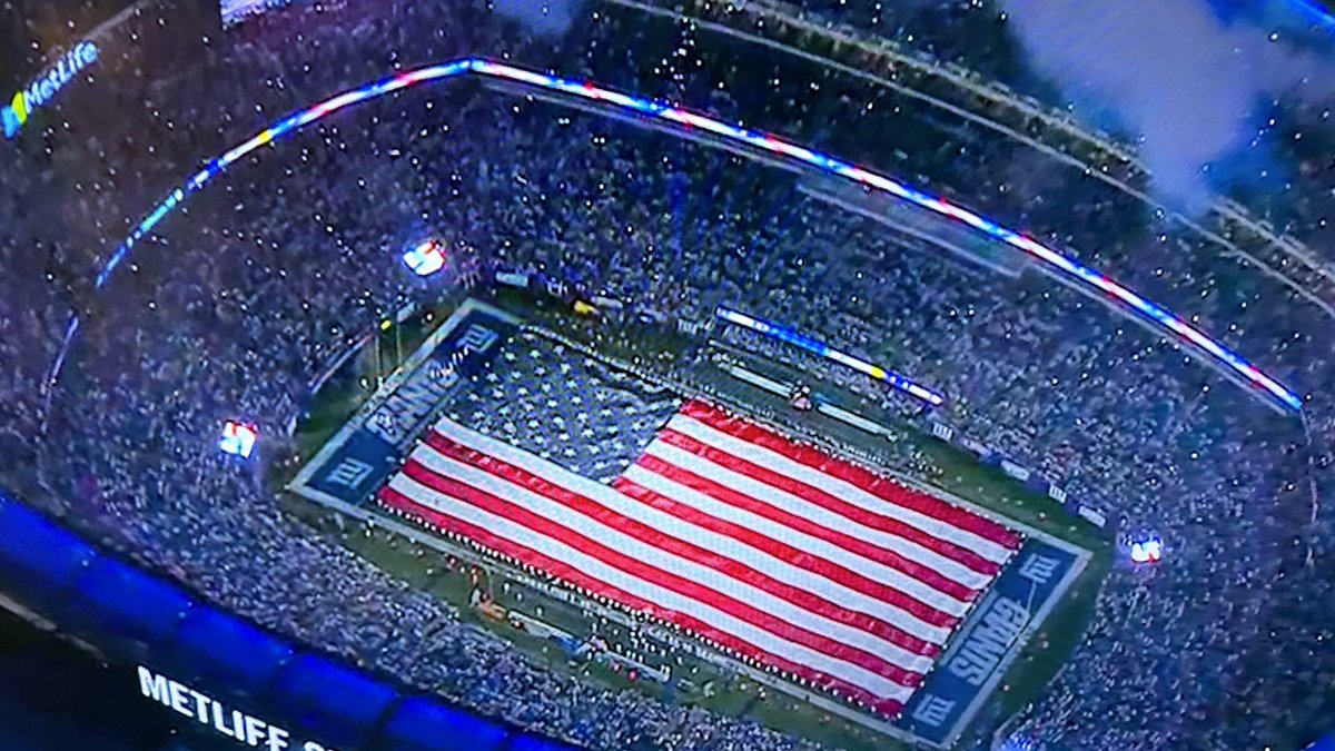 TJSmithSocial's tweet photo. The Queen, Queen Latifah, looked and sounded GREAT!!! #SNFNBC @SNFonNBC #NFL https://t.co/ZXzl1RrM1E