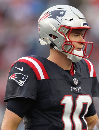 nacionpatriots's tweet photo. Del 1 al 10, ¿cómo calificas el desempeño de Mac Jones contra #Eagles? https://t.co/M0aohq9p5b