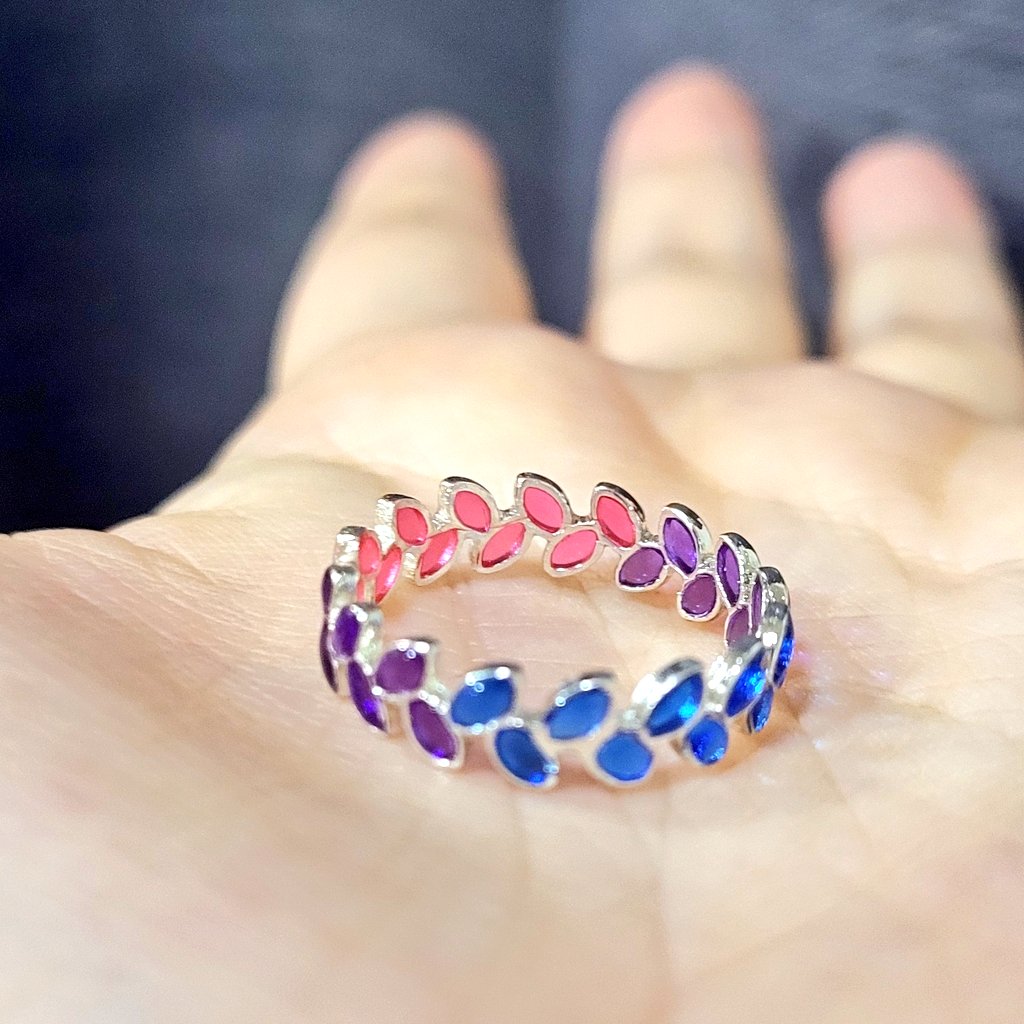 바이플래그 반지🥰
by 오들리 파르페(<a href="/Oddly_Parfait/">오들리 파르페</a>)