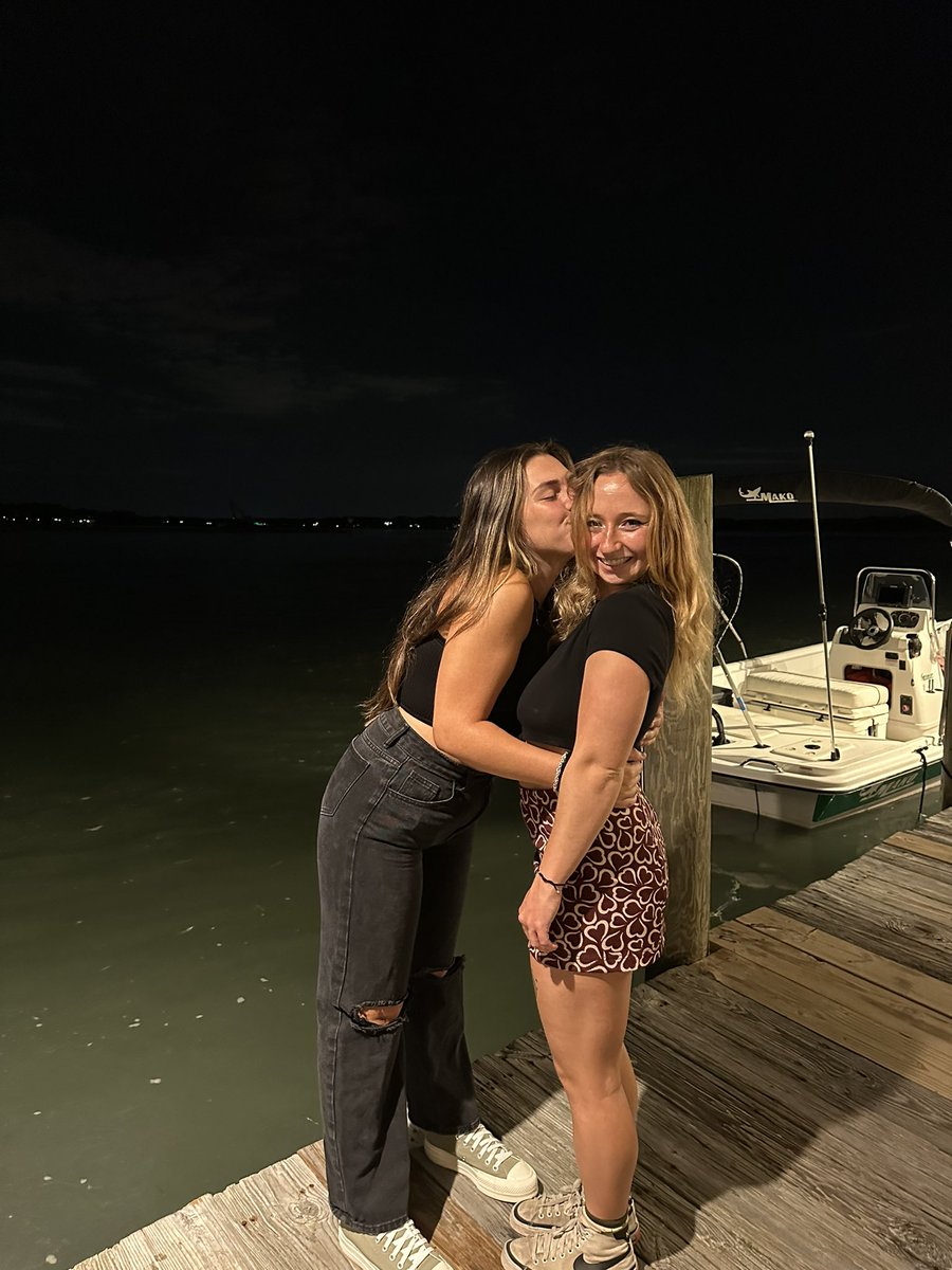 taysversion's tweet photo. in conclusion i love this life so much https://t.co/jbjzOnsBx2