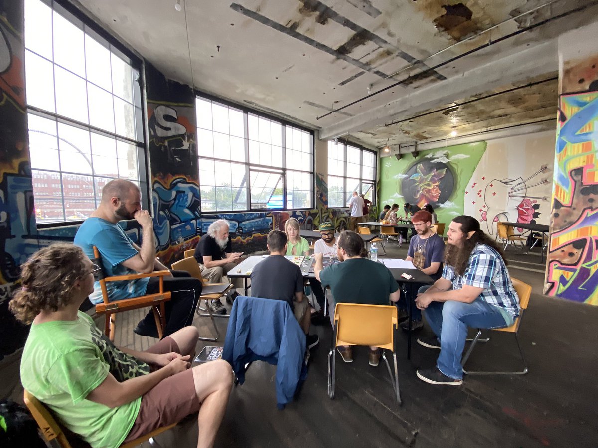 First cubecon was a success 👏🏼

Much friends, fun, and food

Shoulda took more pictures but here’s a shot from later in the day

Thanks to everyone who came out, it was real cool ♥️