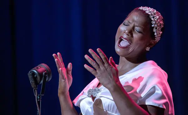 LucaGuadagnegro's tweet image. I know that we all love queen latifah, but she really doesn't get enough credit for being one of the most multidimensional talents of our generation.