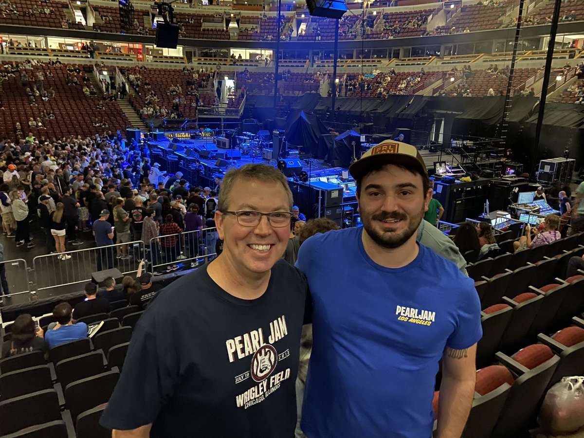 LRudicel's tweet photo. Son Austin flew into Chicago from LA to meet his dad for Pearl Jam concert. #6 together. Success! They drove back to Indy for tonight at Ruoff. Row 3. 😞
But- we had some good family time and he saw some friends. Lemons to Lemonade #PearlJam https://t.co/K8CZhjZS3A