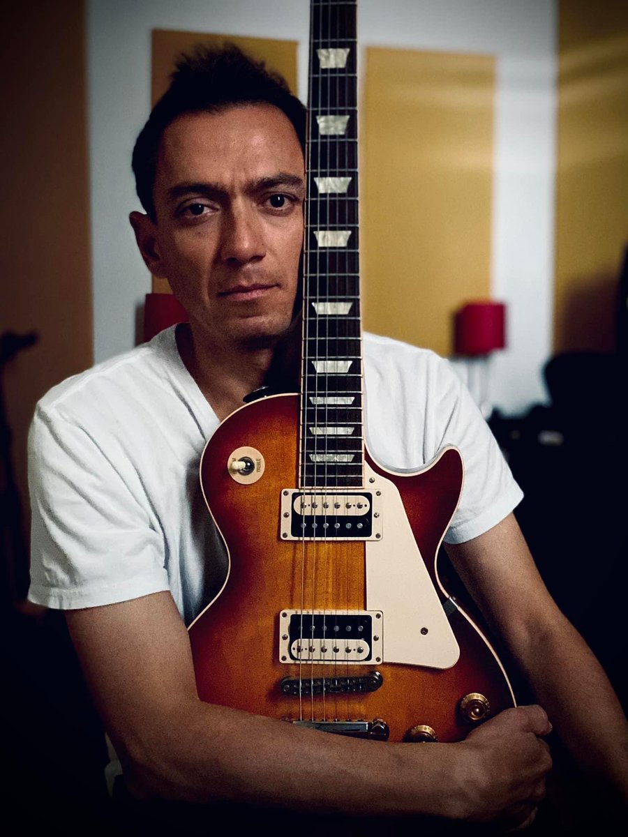 JosTorresMusic's tweet photo. Friday! 🙌🏼
.
.
.
@jostorresmusic #gibsonguitars #gibson #gibsonlespaul #gibsontraditional #rehearsal #practicetime #guitar #guitarra #viernes #picoftheday #musician #jazz #jostorresmusic #jostorresoficial #jostorres https://t.co/tk82zAd2sJ