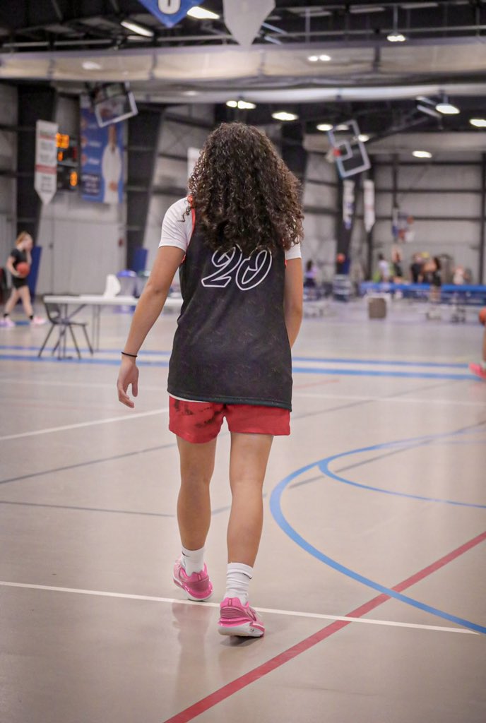 jaiyla_colon's tweet photo. @HerHoopsNetwork @BashHoopsNE Love da game❤️ https://t.co/40hbXk3oWb