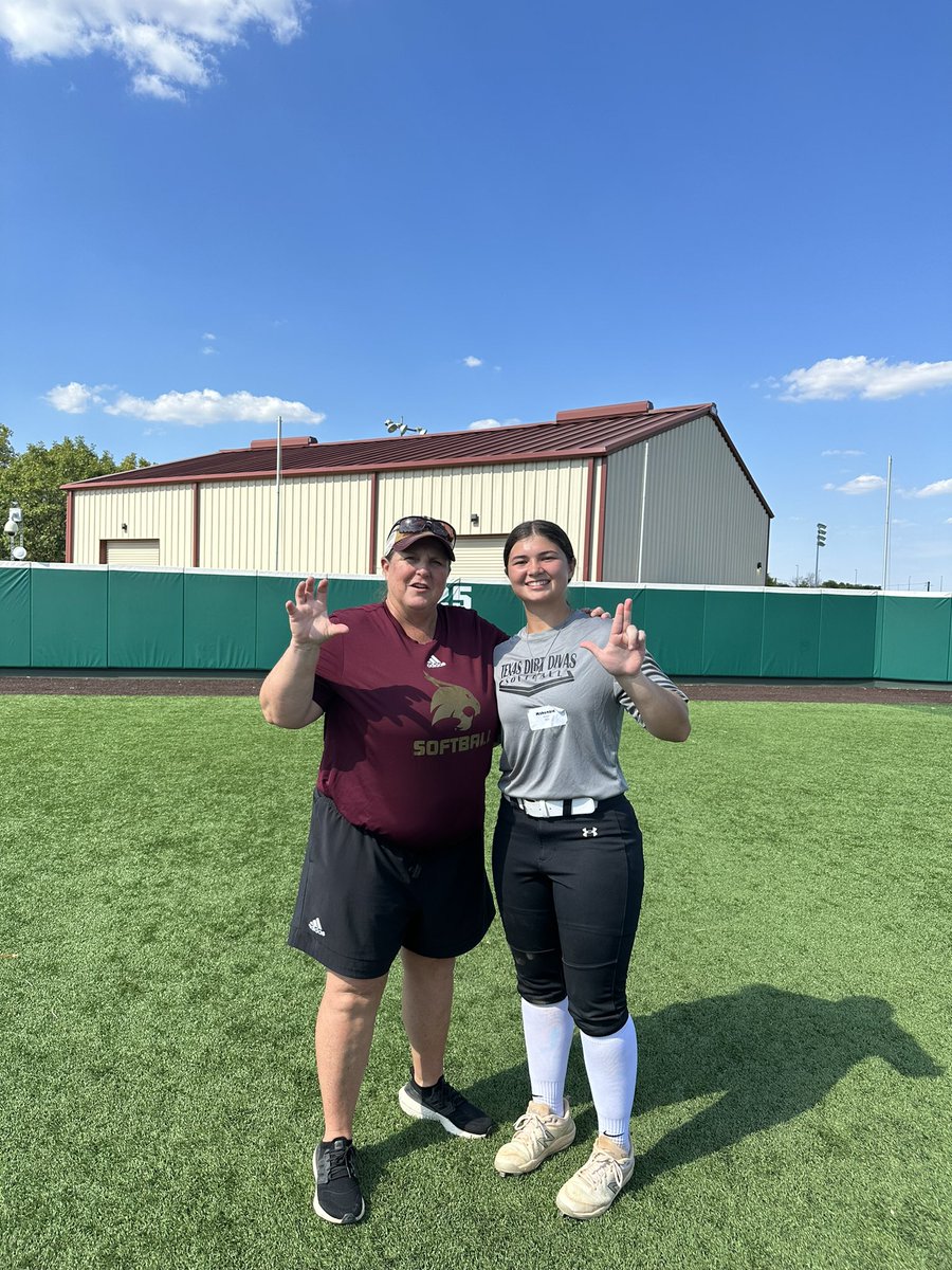 Makenzie Russell 2025 3B/SS tweet media