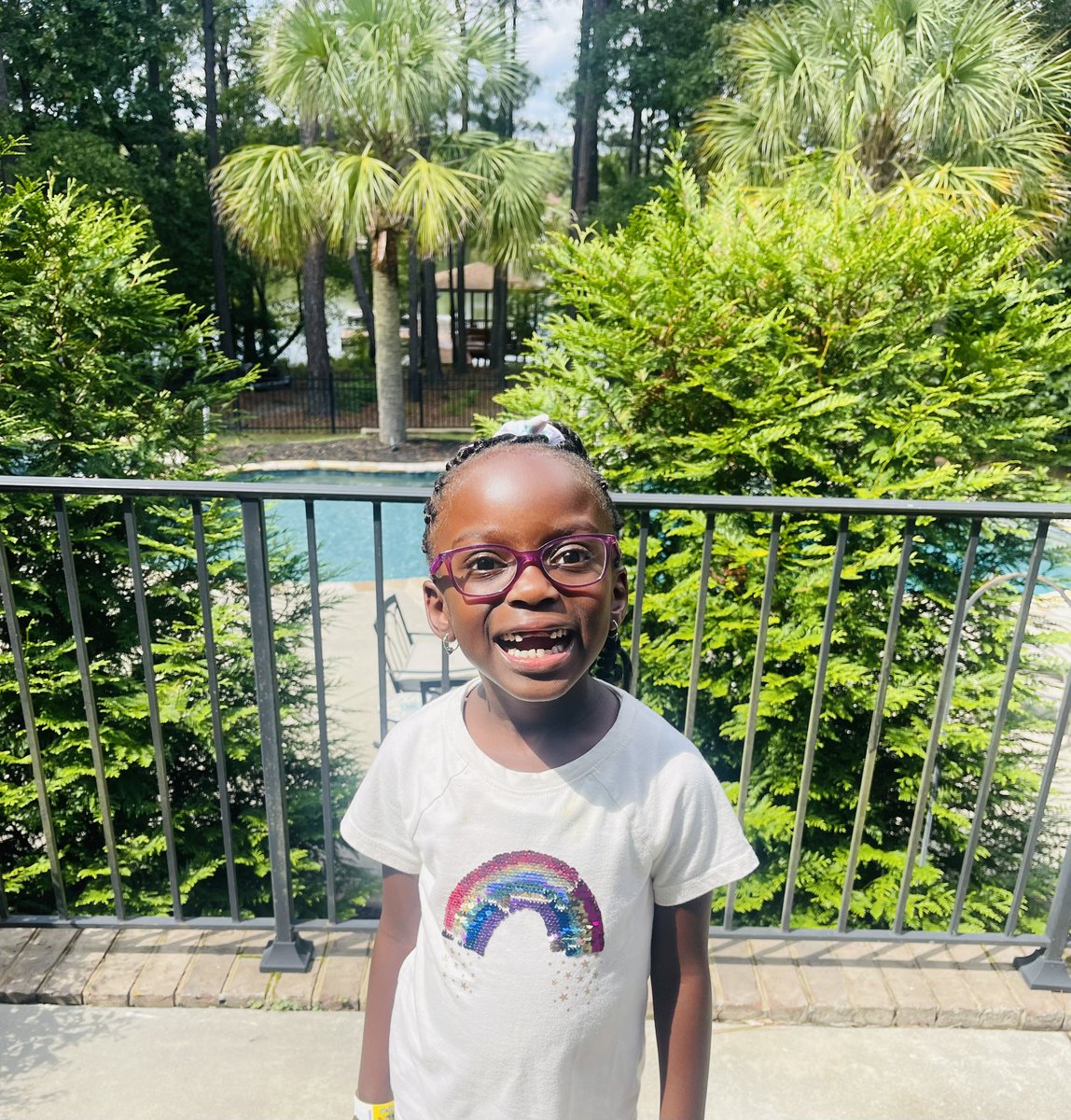 lawyersmitty's tweet image. No corn on the cob or candy apples for Princess Riley for a while!
#TwoFrontTeeth
#LeleSphinx
#FangFace
#ToothFairyInflationIsReal