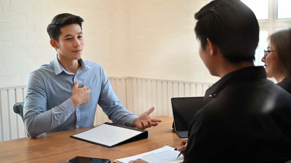 bambiV2's tweet photo. Jangan pernah takut lagi untuk interview,

Ada trik yang manjur banget dan gak pake ribet.

Ini dia cara dapat contekan wawancara kerja dengan 3 langkah: https://t.co/OkuA3vMPk9