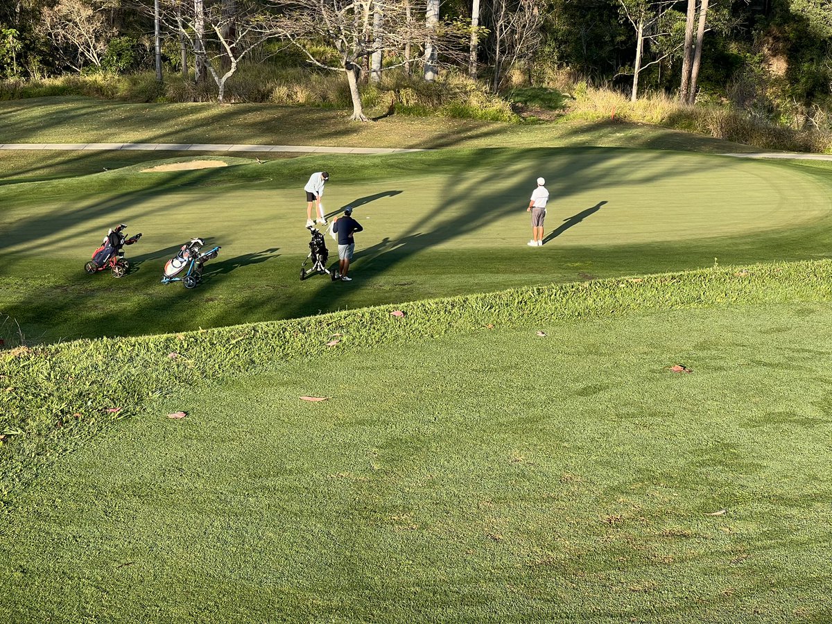 Turfersparadise's tweet photo. And the Matchplay Qualifier is underway. Awesome turnout for the event, stillish conditions this morning, wind picking up more now ready for the Trainee Pro-Am. #pamplingplate https://t.co/q2pWZWozef