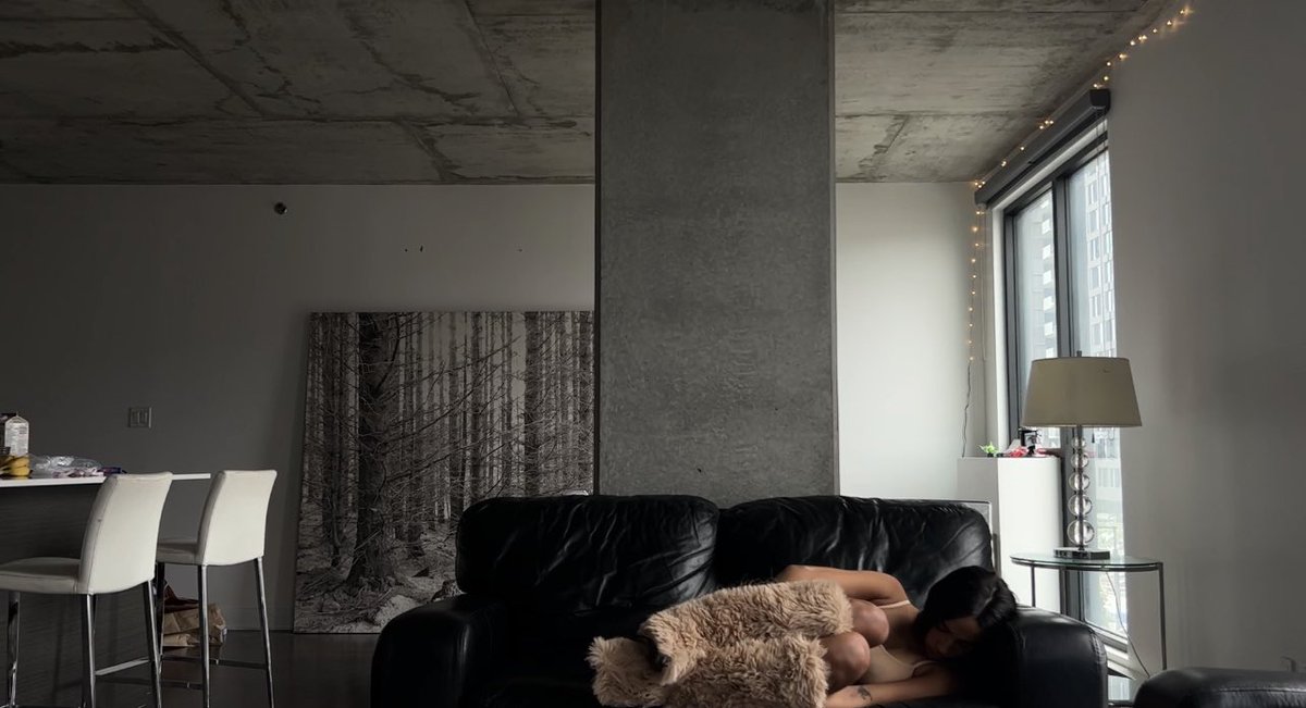 brrianderson's tweet image. chilling at home