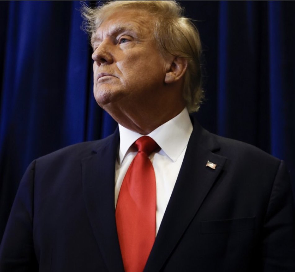 IanJaeger29's tweet photo. What’s ONE word you would use to describe Donald Trump? https://t.co/xPMYfKAVuk