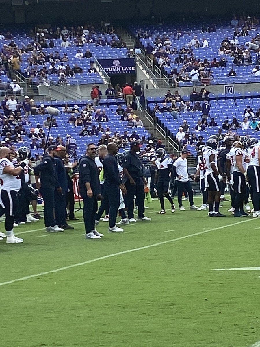 OneMassey's tweet photo. Although they took an “L” I am ETERNALLY grateful I was able to witness my little cousin @DRyans59 coach his first regular season NFL game as HEAD COACH of the @HoustonTexans. Proud of you family! https://t.co/PBw5Tv7L75