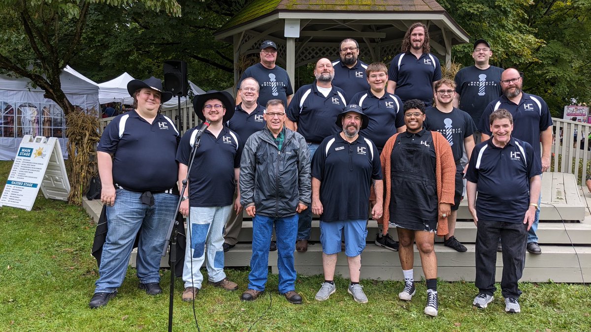 HC_Chorus's tweet photo. We had a terrific time at Beaver Lake Nature Center today during the Golden Harvest Festival! Thanks to all who came out and saw us, and we hope to see you again next year! 💈🎶🍂 https://t.co/AYYap0iNx3