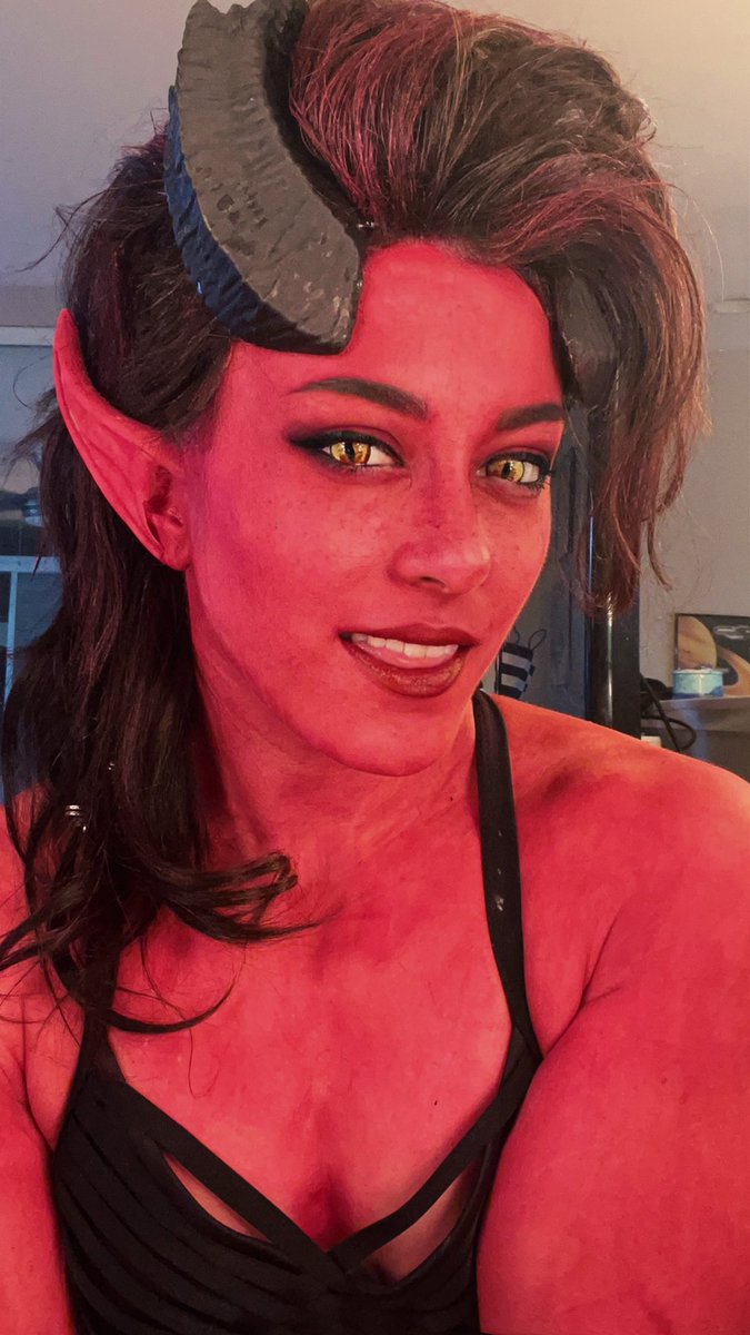 Don’t worry baby, Mama K’s got you. 

Karlach makeup test! 🔥 these horns are getting replaced with a more accurate pair, but I did figure out how to attach them at least. And the contacts are comfy!

Next step: sculpting prosthetics for the scars and infernal engine!