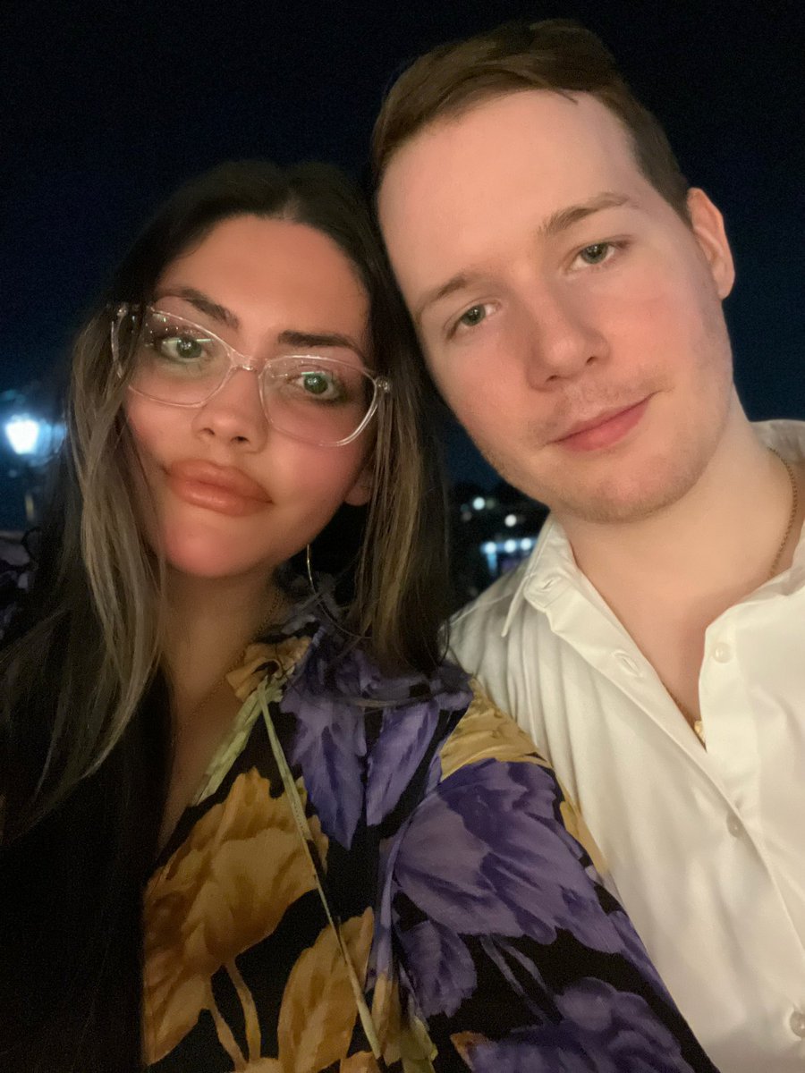 daria tweet media