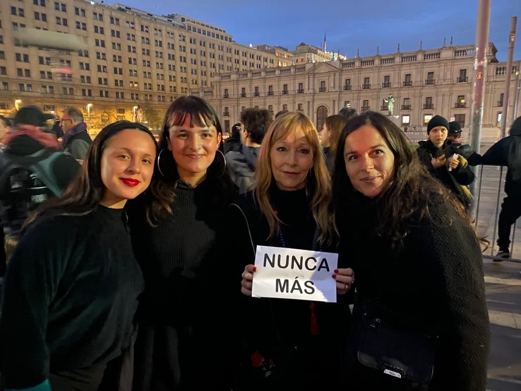Ana María Gazmuri tweet media