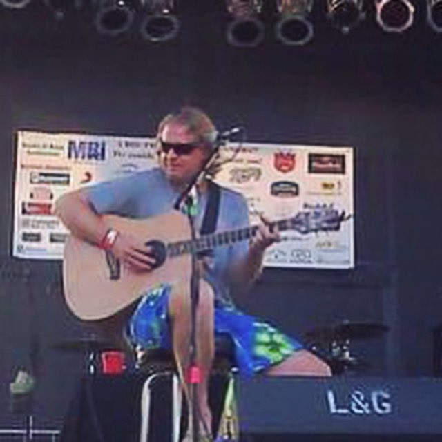 schaselyric's tweet photo. Sure going to miss you @CharlieRobison 💙🎶 https://t.co/BhiyTC3LSe