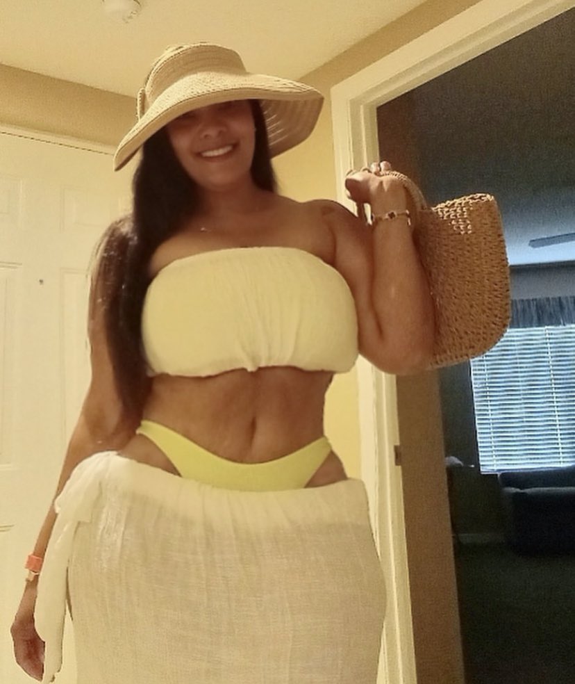 Belinda08099's tweet photo. Living off valued energy 🤍 #summer #summerbody☀️ 👙 ⛱️ https://t.co/2IoYWfm6VD