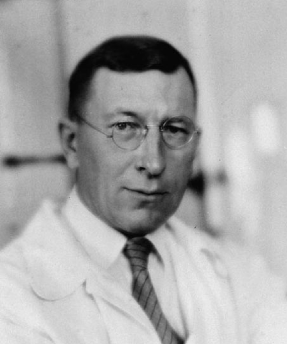 Jon Cooper 🇺🇸 (@joncoopertweets) on Twitter photo This is Sir Frederick Banting. He discovered insulin in 1923. 
But he refused to put his name on the patent. Why?
Because Banting felt it was unethical to profit from a discovery that would save lives. 
But pharmaceutical companies made huge financial offers to Banting for the This is Sir Frederick Banting. He discovered insulin in 1923. 
But he refused to put his name on the patent. Why?
Because Banting felt it was unethical to profit from a discovery that would save lives. 
But pharmaceutical companies made huge financial offers to Banting for the