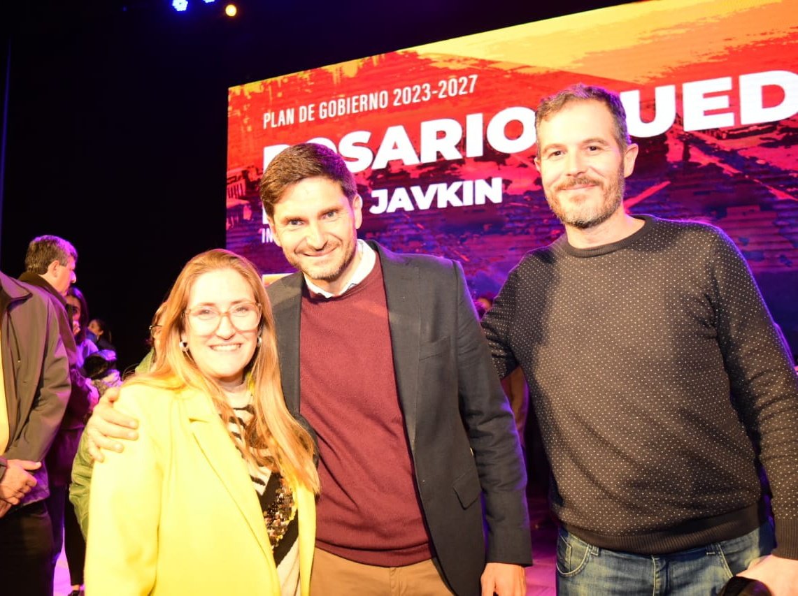 Franco Ponce de León (@franponcedeleon) on Twitter photo #SantaFe va a volver a ser lo pujante que fué, necesitábamos el cambio en la provincia y #Unidos tiene la potencia y la experiencia necesaria para hacerlo. ¡Felicitaciones <a href="/maxipullaro/">Maximiliano Pullaro</a>, <a href="/GiScaglia/">Gisela Scaglia</a> y <a href="/ClaraGarcia_SF/">Clara García🌹</a> #SantaFe va a volver a ser lo pujante que fué, necesitábamos el cambio en la provincia y #Unidos tiene la potencia y la experiencia necesaria para hacerlo. ¡Felicitaciones <a href="/maxipullaro/">Maximiliano Pullaro</a>, <a href="/GiScaglia/">Gisela Scaglia</a> y <a href="/ClaraGarcia_SF/">Clara García🌹</a>