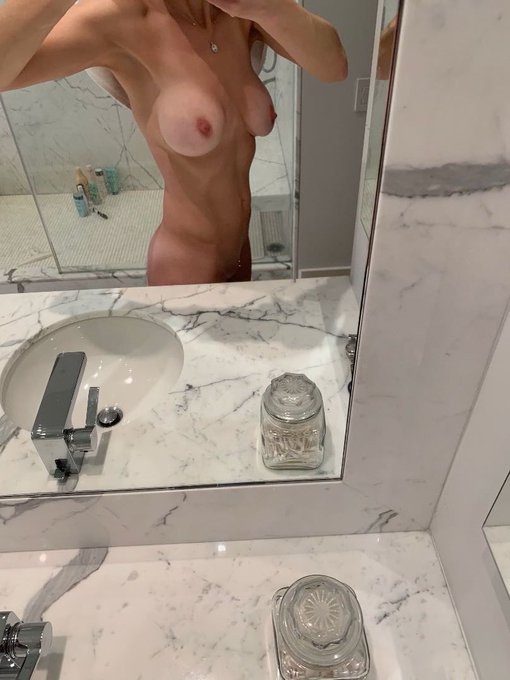 In the bathroom now, seeing where it may go🔥🍆 https://t.co/jJUe17fR6i