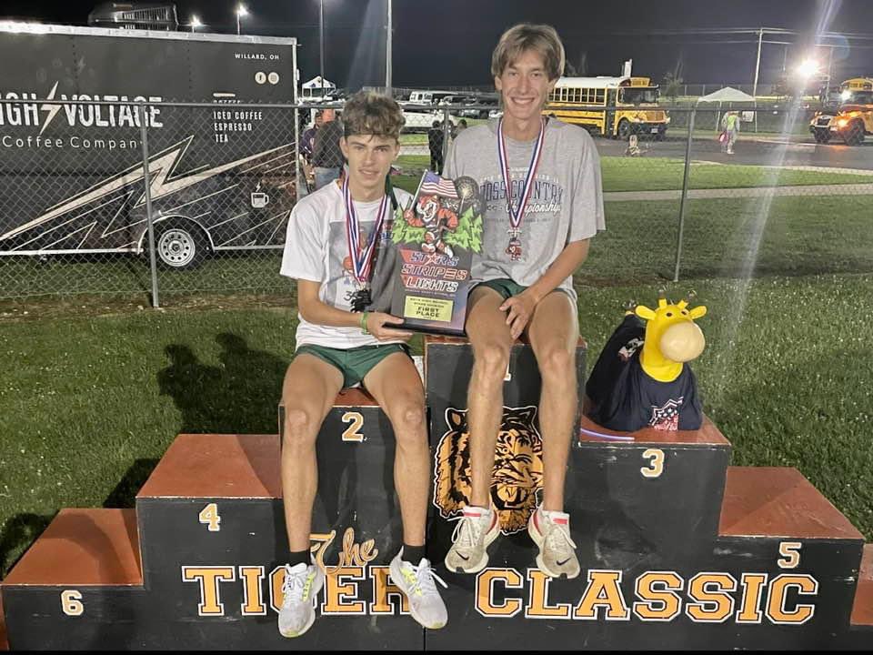 andrew_bugner's tweet photo. @medinaathletics @MenofMedinaCC leave Seneca East with a Team win and stellar individual performances by Jake Sebaugh 15:21 (1st overall) and Andrew Bugner 15:38 (2nd Overall), The bees head to Louisville this weekend for an overnight stay and look to continue the momentum https://t.co/EKKS1PscPJ