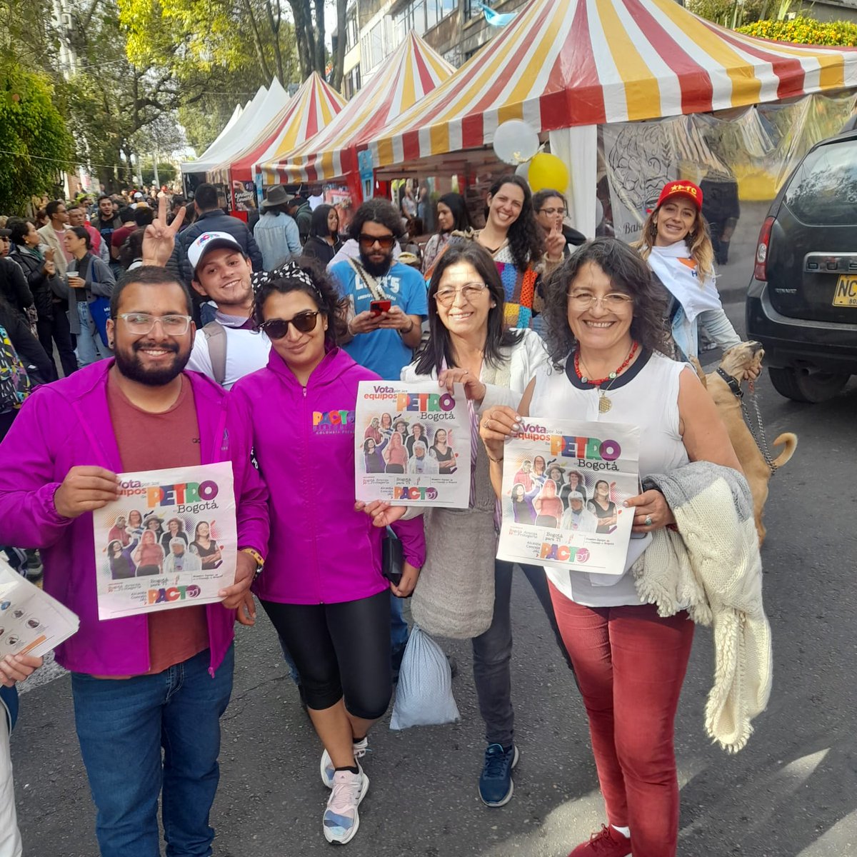 PactoSantaFe's tweet photo. Así fue nuestro fin de semana con la brigada del cambio, por los barrios de la Perseverancia y la Macarena de nuestra bella Localidad de Santa Fe. Seguimos aportándole a la calle como escenario de lucha y escucha. 💪❤️‍🔥🚶‍♀️🚶‍♂️🗣 
#PactoHistórico
#BolivarTuAlcalde https://t.co/osxQ0FBoni