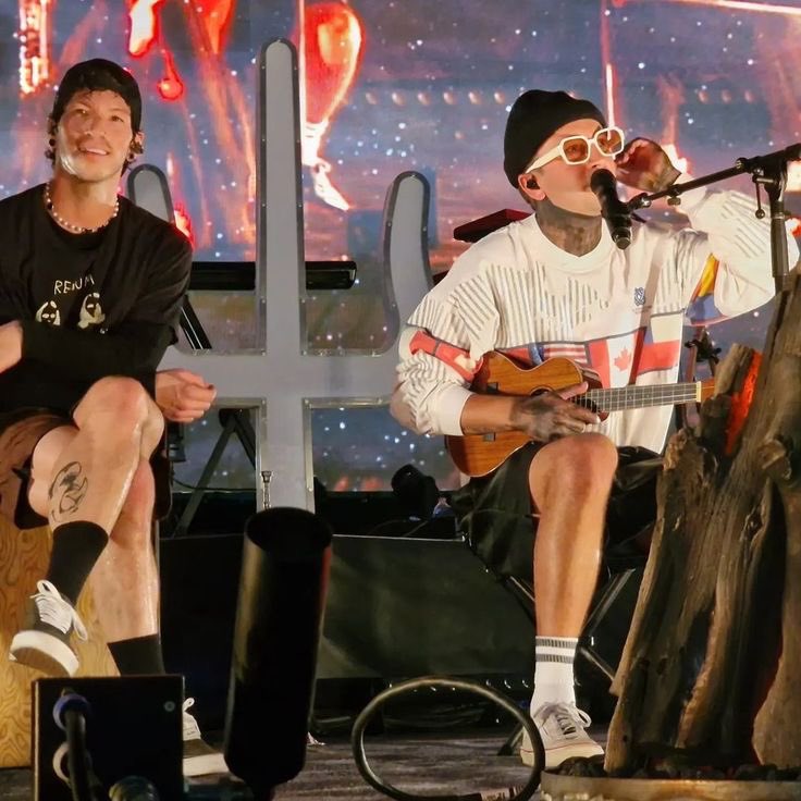 comfortylerr's tweet image. 2024 IS THE YEAR OF TWENTY ONE PILOTS