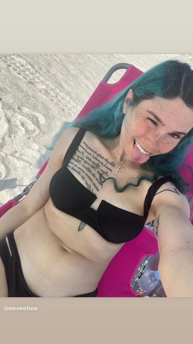 Beach day? Come see why I&rsquo;m posting on my page today for free https://t.co/OYnOD8PtFC