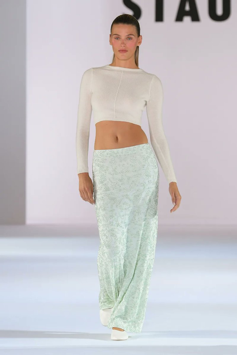 SunjayJK's tweet image. Fashion Trends, Spring-Summer, 2024:

From Spring, 2024 Ready-to-Wear by @StaudStudio, #StaudClothing, NY, LA, DTX

#Staud #SpringFashion #FashionTrends #Spring24 #SS24 #SpringSummer2024 #ReadyToWear

vogue.com/fashion-shows/…