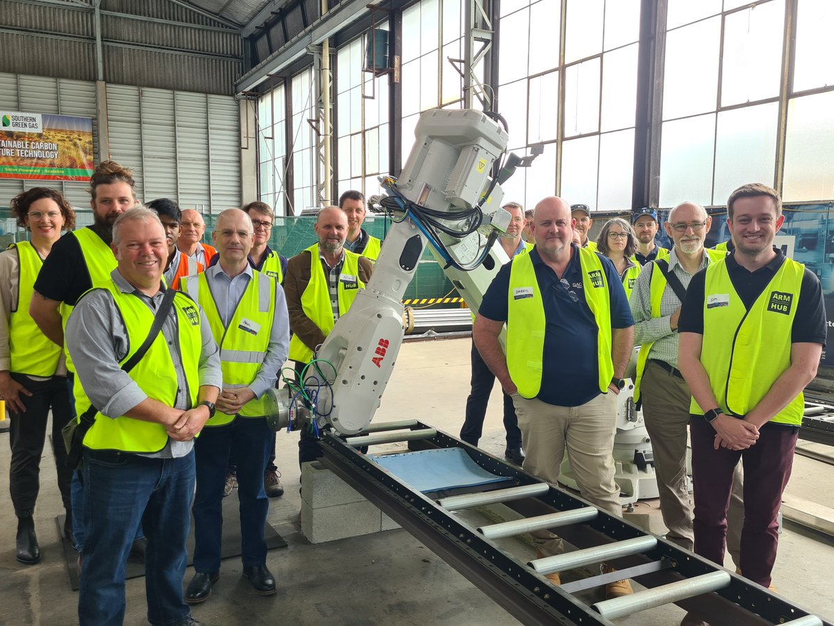 ARMHubAus's tweet photo. It's been great to throw open the (roller) doors to manufacturers, #STEM students, and tech leaders as part of the Queensland Government's Inside Advanced Manufacturing 2023! We thank those who took the time to tour the #ARMHUb learning factory. #insidemanufacturing #Queensland https://t.co/qWczG13Fzq