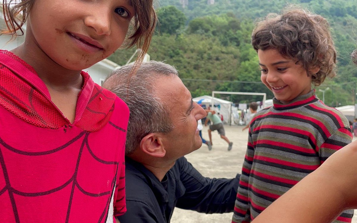tuncaysonel's tweet photo. Ülkemizin her köşesinde çocuklarımız , gençlerimiz bizler için çok kıymetli.
Öğrencilerimize, öğretmenlerimize, velilerimize ve eğitim camiamıza sağlık, huzur, mutluluk ve başarılarla dolu yeni bir eğitim öğretim yılı diliyorum. 🇹🇷 https://t.co/tN8Cp73ZiA