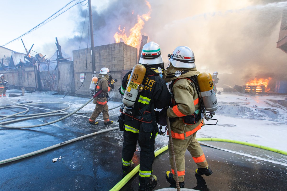 Tokyo_Fire_D's tweet photo. 【119番通報が大変混みあっています】
119番は緊急通報です。
問合せや相談等を119番通報すると本当に必要な緊急通報に対応できなくなる恐れがあります。
不要不急の電話については最後までお話を聞かずに切断する場合があります。
他の緊急通報を優先するための措置ですので、ご理解をお願いします。 https://t.co/a0lzs9GAKL