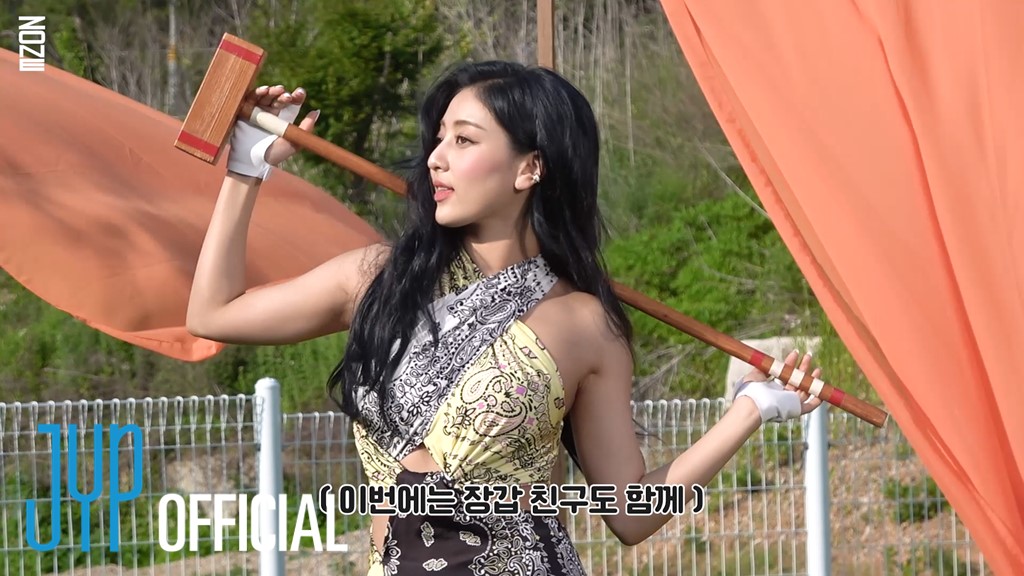 JYPETWICE's tweet photo. JIHYO "Killin’ Me Good" M/V Behind EP.01

❤YouTube: https://t.co/4fLTRAcyUH
💚NAVER TV: https://t.co/kv93c3fa2I

🔥Listen "Killin' Me Good"
https://t.co/lRTjVgkQcC

#TWICE #트와이스 #JIHYO #지효
#ZONE #KillinMeGood https://t.co/aWi9jv4049