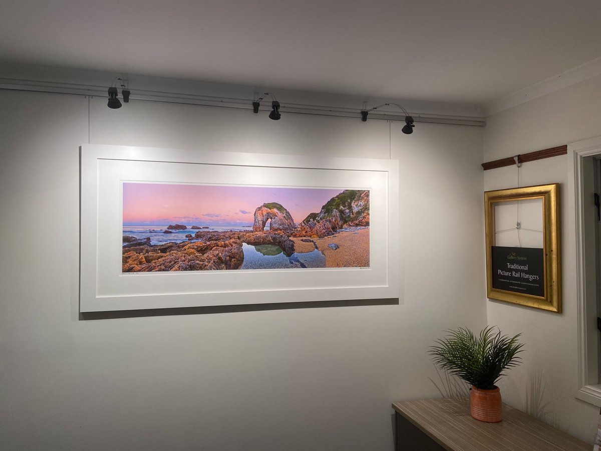 gallery_systems's tweet photo. Calling all professional artists and collectors!
Presenting your art in the best light is crucial, and that's where our expert art hanging solutions shine! 
https://t.co/5w4l6GbEV5
📷 info@thegallerysystem.com 📷 61 7 54938400
#picturehanging #art #gallerysystem #photohanging https://t.co/vMliXBxPs6