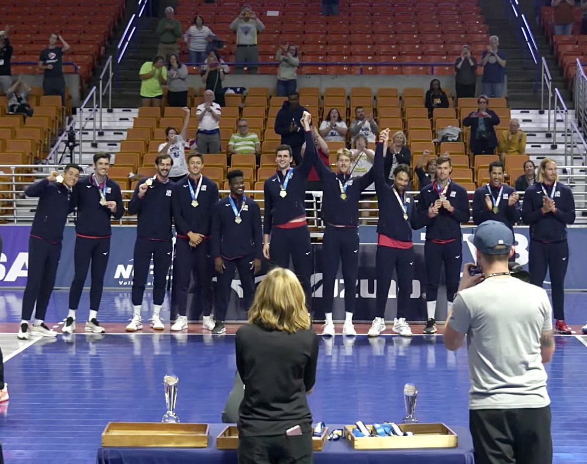 Champions! 🥇🇺🇸

The U.S. Men won the NORCECA Continental Championship with a 3-0 win over Canada (25-20, 25-14, 25-22).

#JakeHanesVB 

#norceca #volleyball #gobeyondyourlimits

#TeamUSA  #USAVMNT
#Hanes #volleyballworld #volleyballsource #USAVolleyball #volley #volleyballplayer